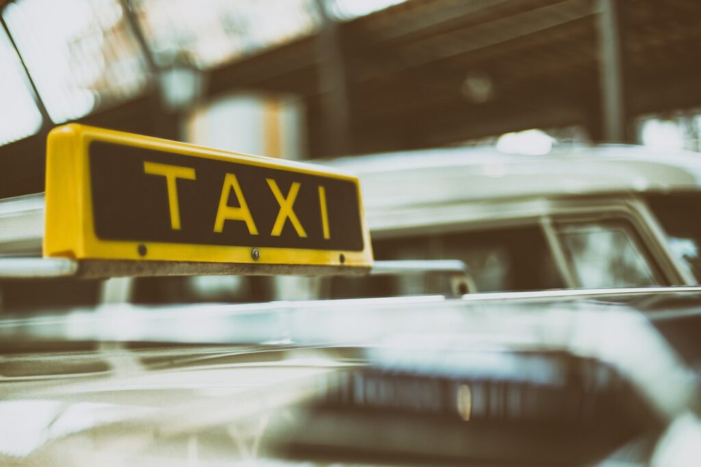 Un taxi dans la ville de Montgermont